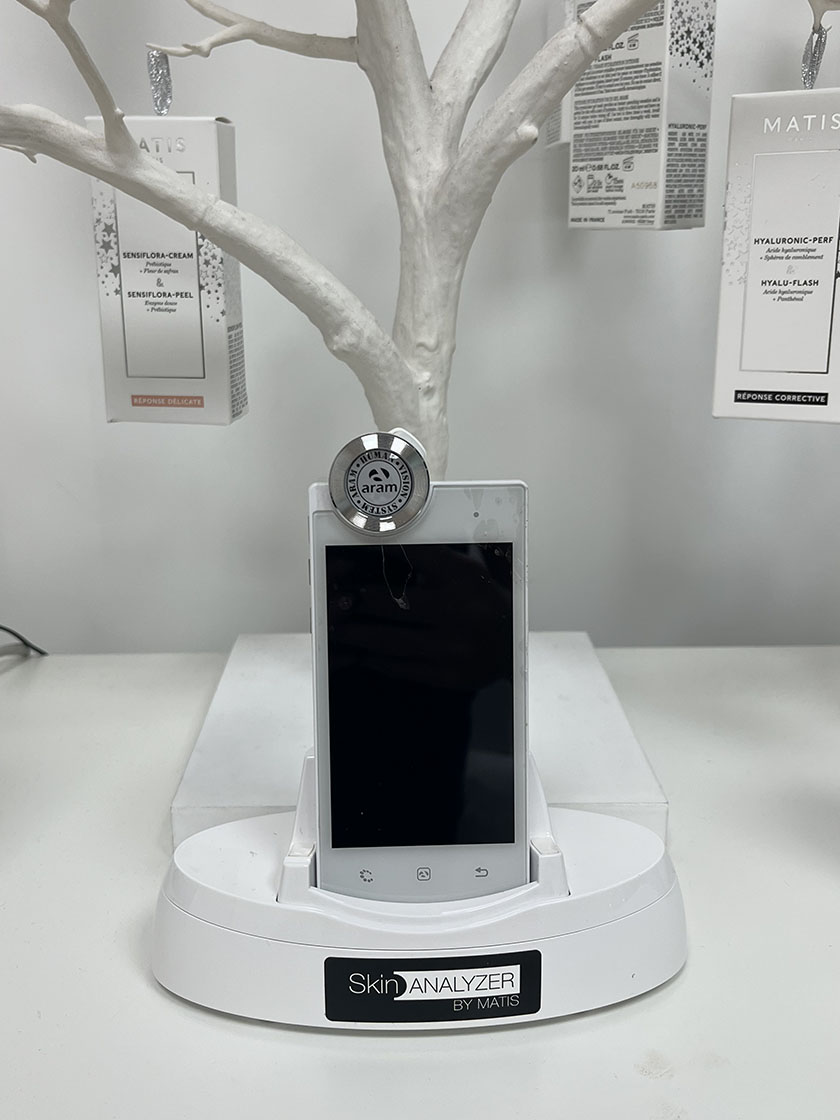 Skin analysis machine